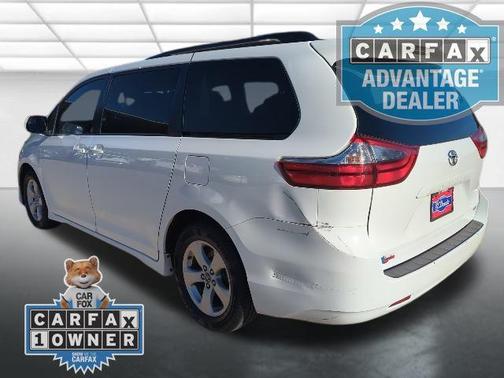 2020 Toyota Sienna LE