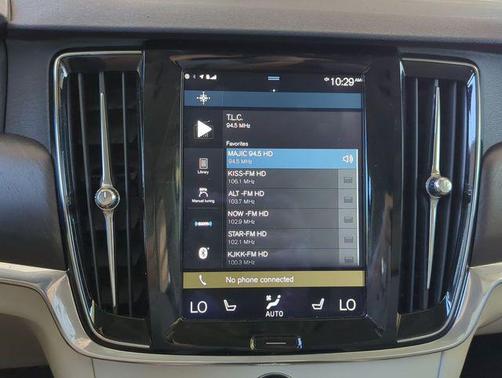 2018 Volvo V90 Cross Country T6