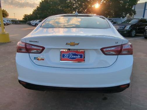 2022 Chevrolet Malibu FWD LT