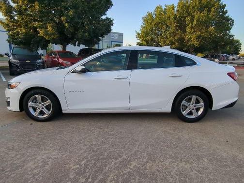 2022 Chevrolet Malibu FWD LT