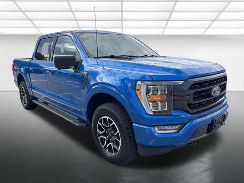 Velocity Blue Metallic 2021 Ford F-150 XLT