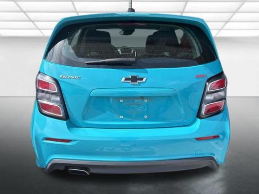 2020 Chevrolet Sonic FWD Hatchback LT 5-Door