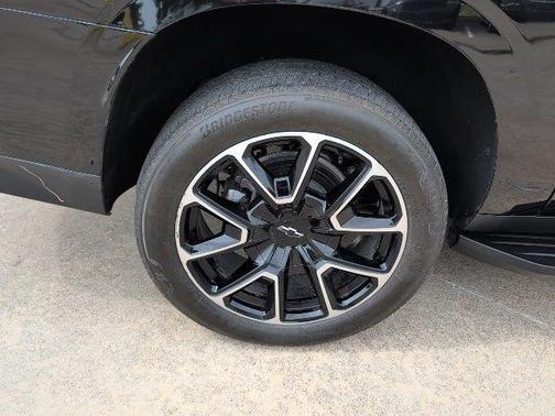 Black 2024 Chevrolet Suburban RST