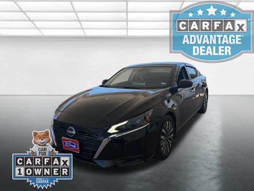 Super Black 2023 Nissan Altima 2.5 SV