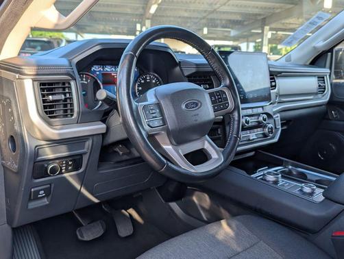 Agate Black Metallic 2024 Ford Expedition XLT