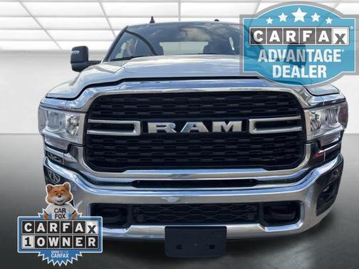 Bright White Clearcoat 2024 RAM 2500 Big Horn Crew Cab 4x4 6'4' Box