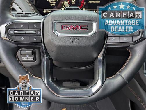 Onyx Black 2025 GMC Yukon 4WD AT4