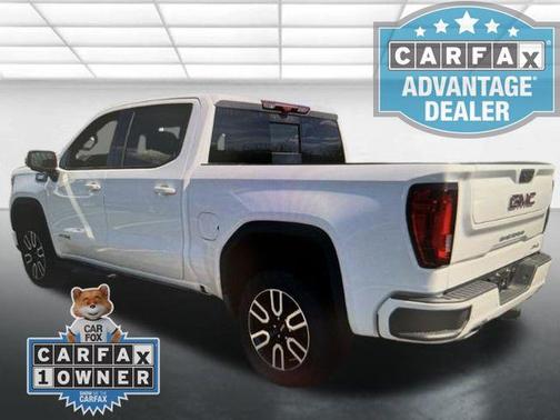 Summit White 2025 GMC Sierra 1500 AT4