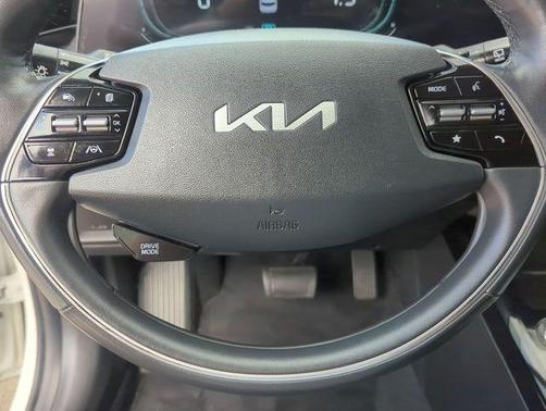 2023 Kia Niro Plug-In Hybrid EX