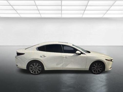 2022 Mazda Mazda3 FWD w/Preferred Package