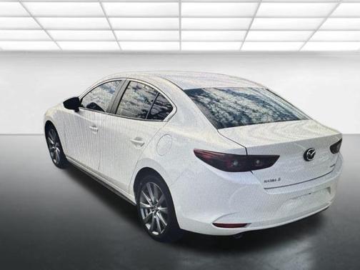 2022 Mazda Mazda3 FWD w/Preferred Package