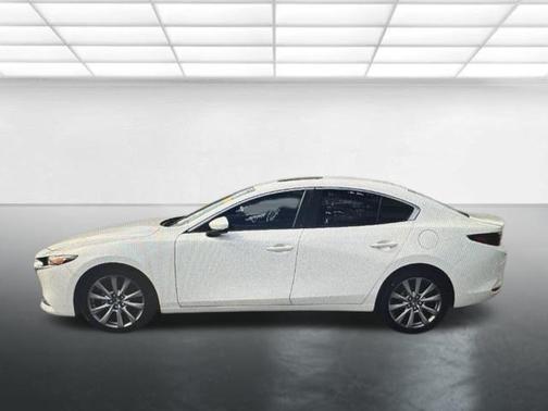 2022 Mazda Mazda3 FWD w/Preferred Package