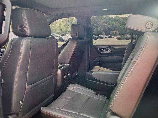 Black 2022 Chevrolet Suburban RST