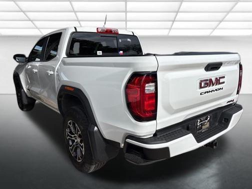 Summit White 2024 GMC Canyon AT4