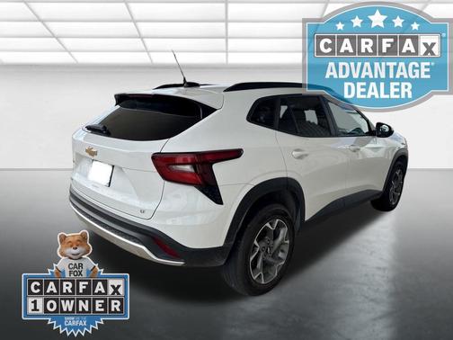 Summit White 2024 Chevrolet Trax LT