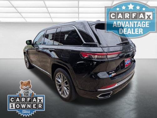 Diamond Black Crystal Pearlcoat 2022 Jeep Grand Cherokee Summit