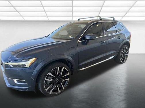 2018 Volvo XC60 Recharge Plug-In Hybrid T8 Inscription