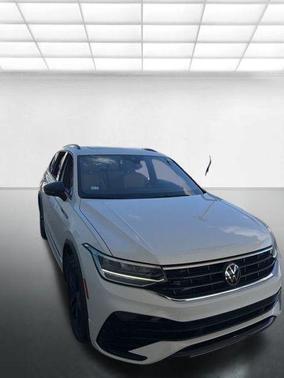 2022 Volkswagen Tiguan 2.0T SE R-Line Black