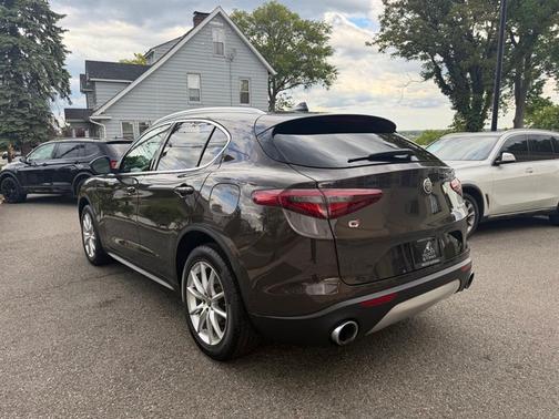 Basalto Brown Metallic 2019 Alfa Romeo Stelvio Ti Lusso
