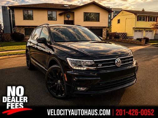 Deep Black Pearl 2021 Volkswagen Tiguan 2.0T SE R-Line Black 4MOTION