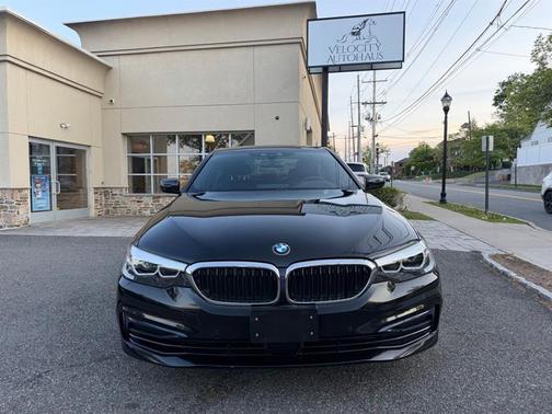 Black Sapphire Metallic 2019 BMW 540 xDrive
