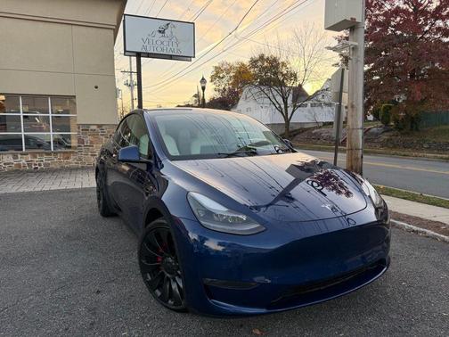2022 Tesla Model Y Performance Dual Motor All-Wheel Drive