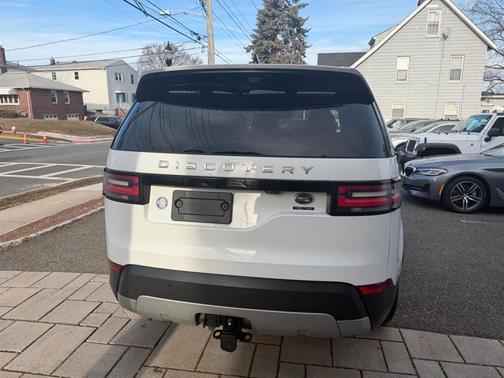 White 2019 Land Rover Discovery HSE LUXURY