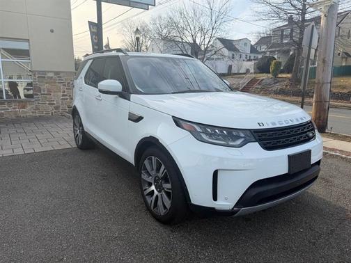 White 2019 Land Rover Discovery HSE LUXURY