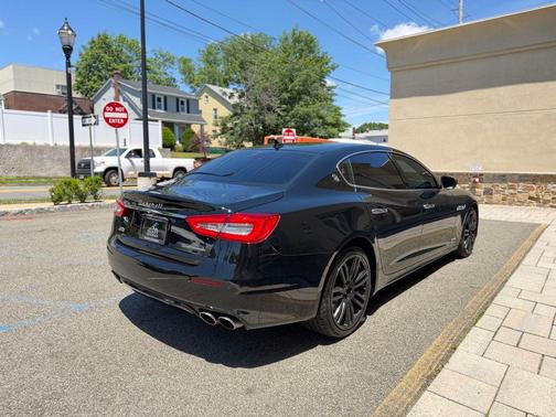 Black 2018 Maserati Quattroporte S Q4 GranLusso