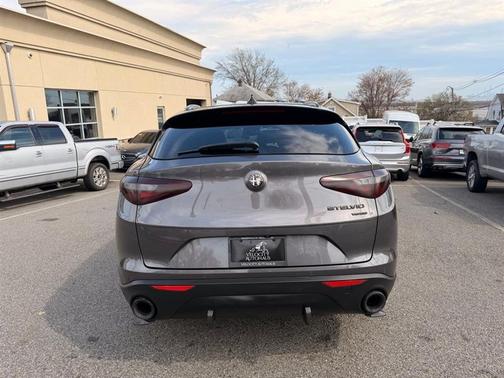 2019 Alfa Romeo Stelvio Sport