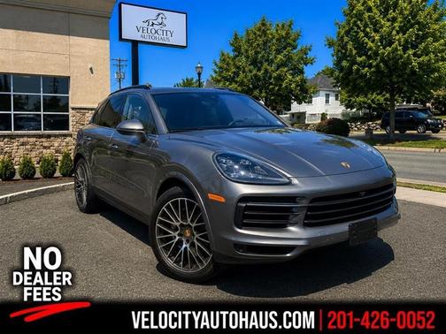 Gray 2022 Porsche Cayenne Platinum Edition