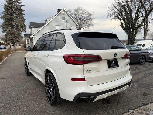 2020 BMW X5 M50i