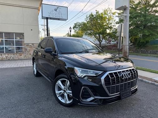 Mythos Black Metallic 2023 Audi Q3 Premium 45 TFSI S line quattro Tiptronic