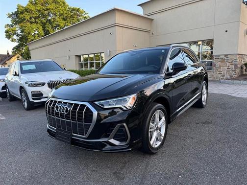 Mythos Black Metallic 2023 Audi Q3 Premium 45 TFSI S line quattro Tiptronic