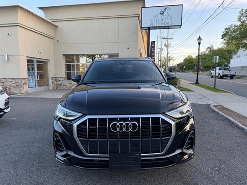 Mythos Black Metallic 2023 Audi Q3 Premium 45 TFSI S line quattro Tiptronic