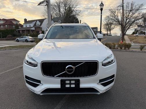 2018 Volvo XC90 T6 Momentum