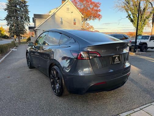 2022 Tesla Model Y Performance Dual Motor All-Wheel Drive