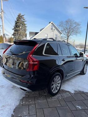 2016 Volvo XC90 T6 Momentum