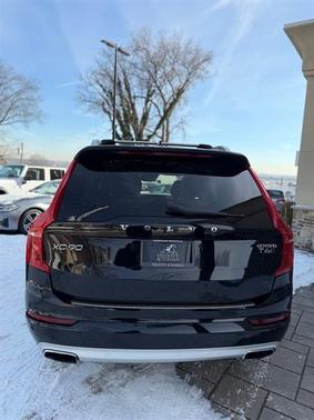 2016 Volvo XC90 T6 Momentum