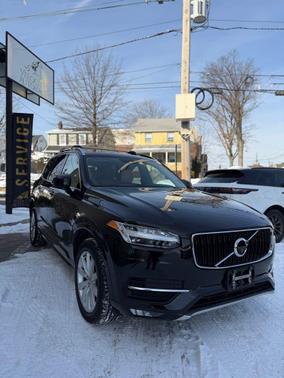 2016 Volvo XC90 T6 Momentum