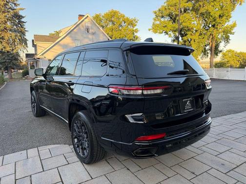 2023 Jeep Grand Cherokee L Summit Reserve