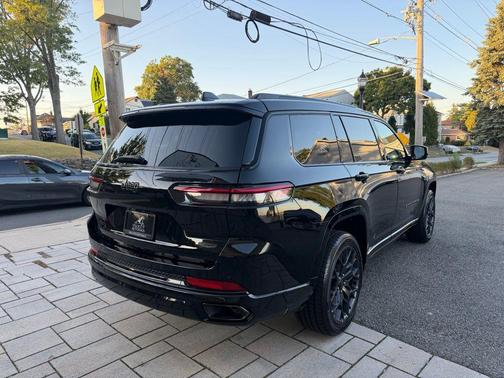 2023 Jeep Grand Cherokee L Summit Reserve