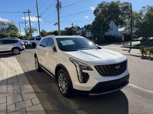 Crystal White Tricoat 2019 Cadillac XT4 Premium Luxury