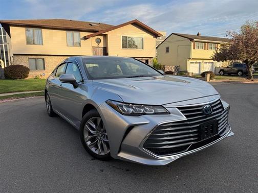 Celestial Silver Metallic 2020 Toyota Avalon Hybrid XLE Plus