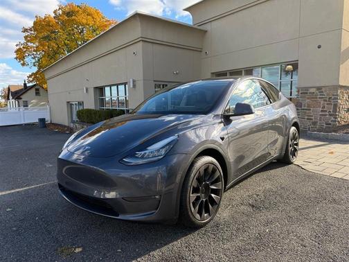 2022 Tesla Model Y Long Range Dual Motor All-Wheel Drive