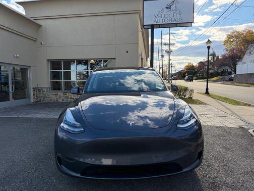 2022 Tesla Model Y Long Range Dual Motor All-Wheel Drive