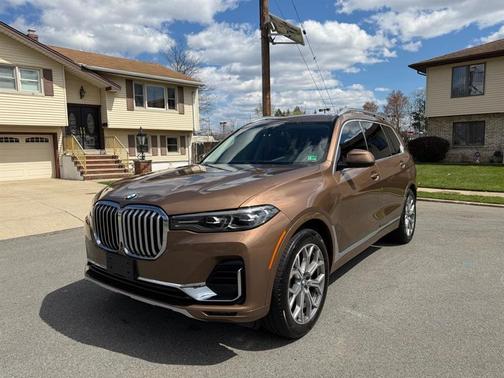 Bronze Metallic 2019 BMW X7 xDrive40i