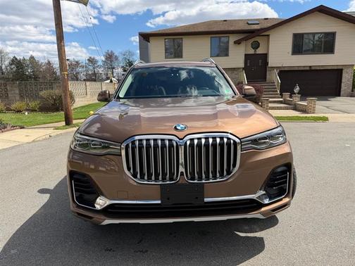 Bronze Metallic 2019 BMW X7 xDrive40i