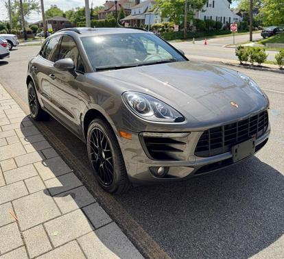 Agate Grey Metallic 2018 Porsche Macan Macan