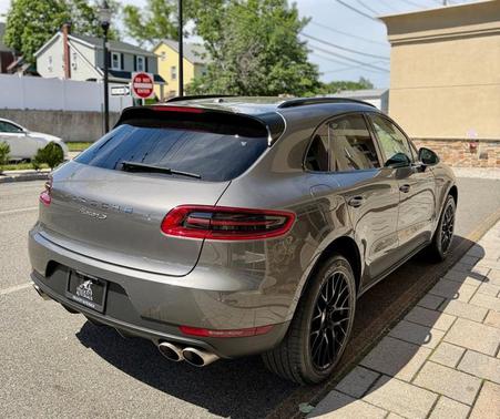 Agate Grey Metallic 2018 Porsche Macan Macan